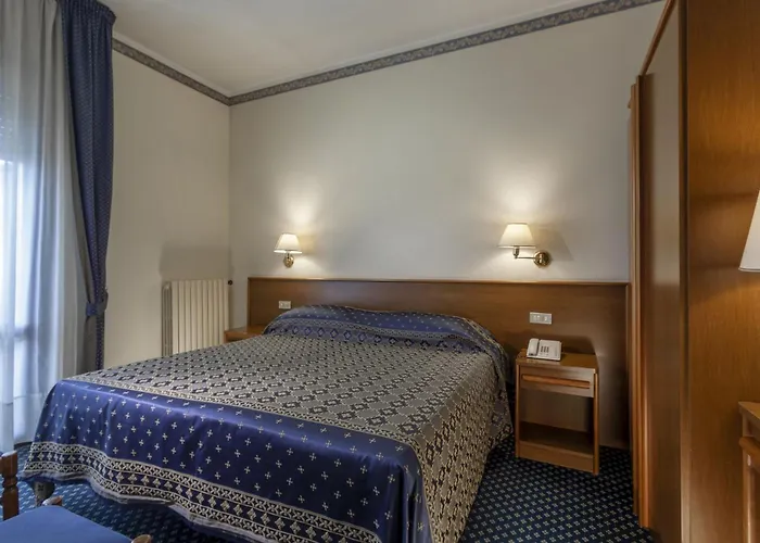 فندق Firenze 3*